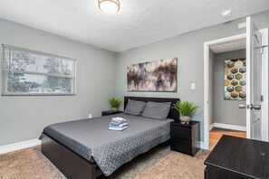 1 habitación, tabla de planchar con plancha, wifi y ropa de cama 