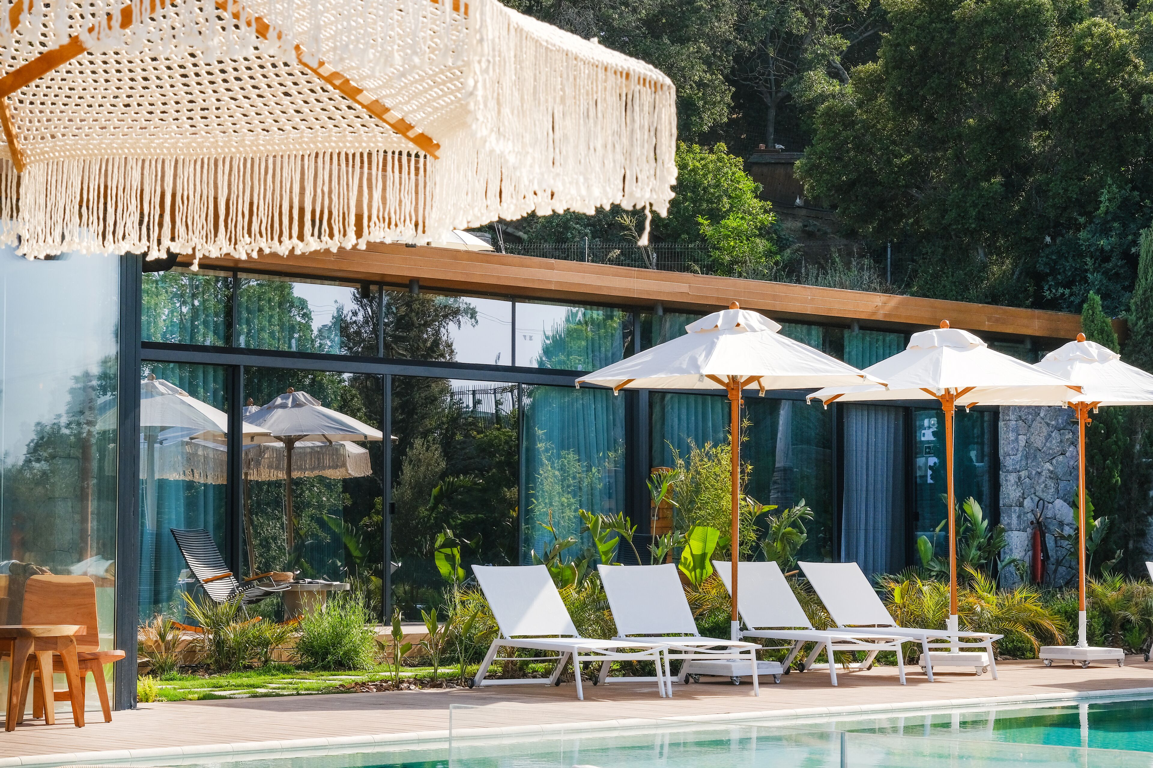 Superior Poolside Room | Minibar, iron/ironing board (on request), WiFi (free), bed sheets