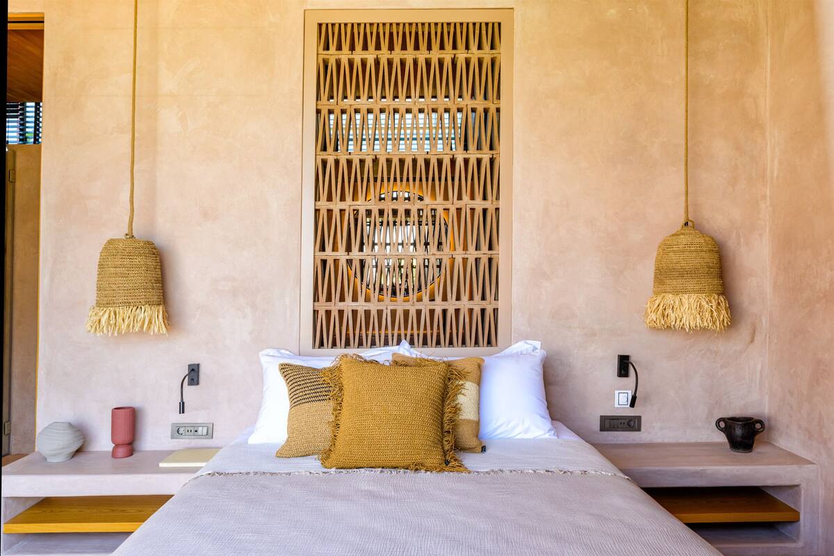 Superior Poolside Room | Minibar, iron/ironing board (on request), WiFi (free), bed sheets