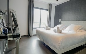 8 slaapkamers, een strijkplank/strijkijzer, gratis wifi, beddengoed
