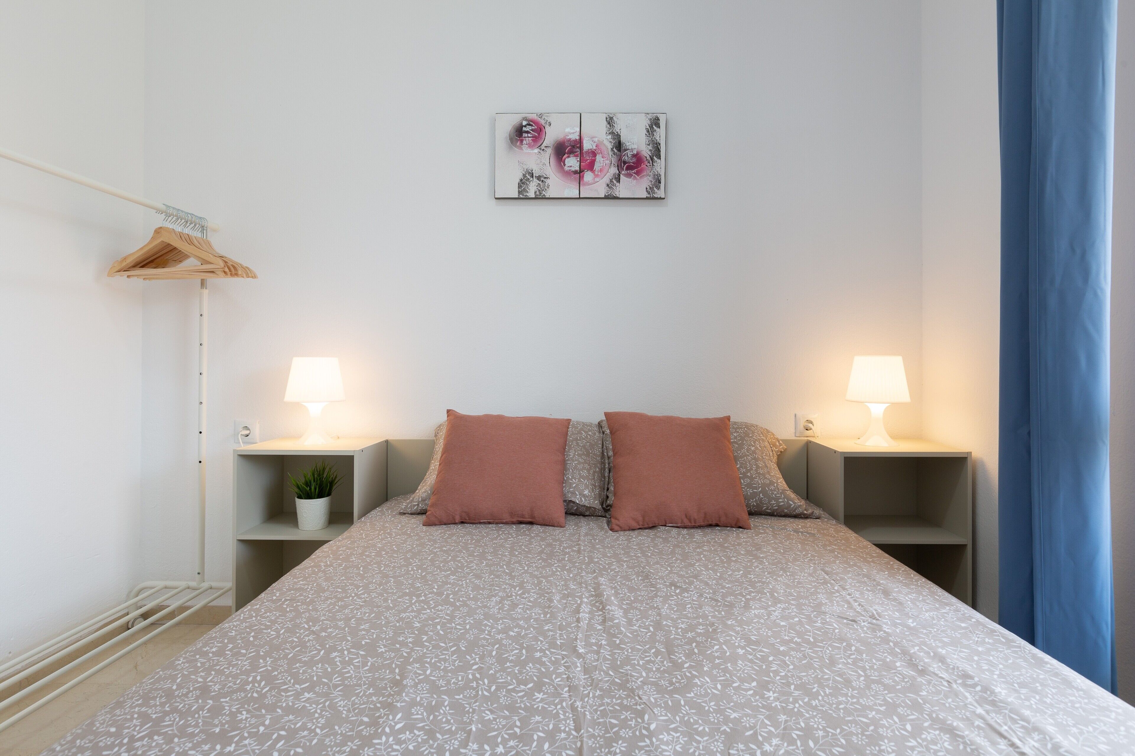 1 dormitorio, tabla de planchar con plancha, wifi gratis y ropa de cama