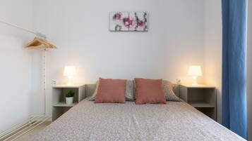 1 dormitorio, tabla de planchar con plancha, wifi gratis y ropa de cama