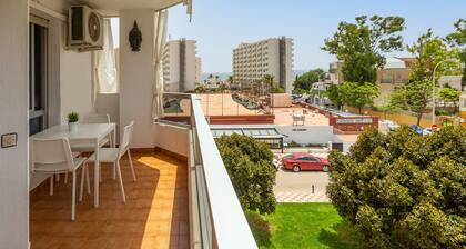 Appartement "Vista Marina" avec vue sur la mer, piscine partagée et Wi-Fi.