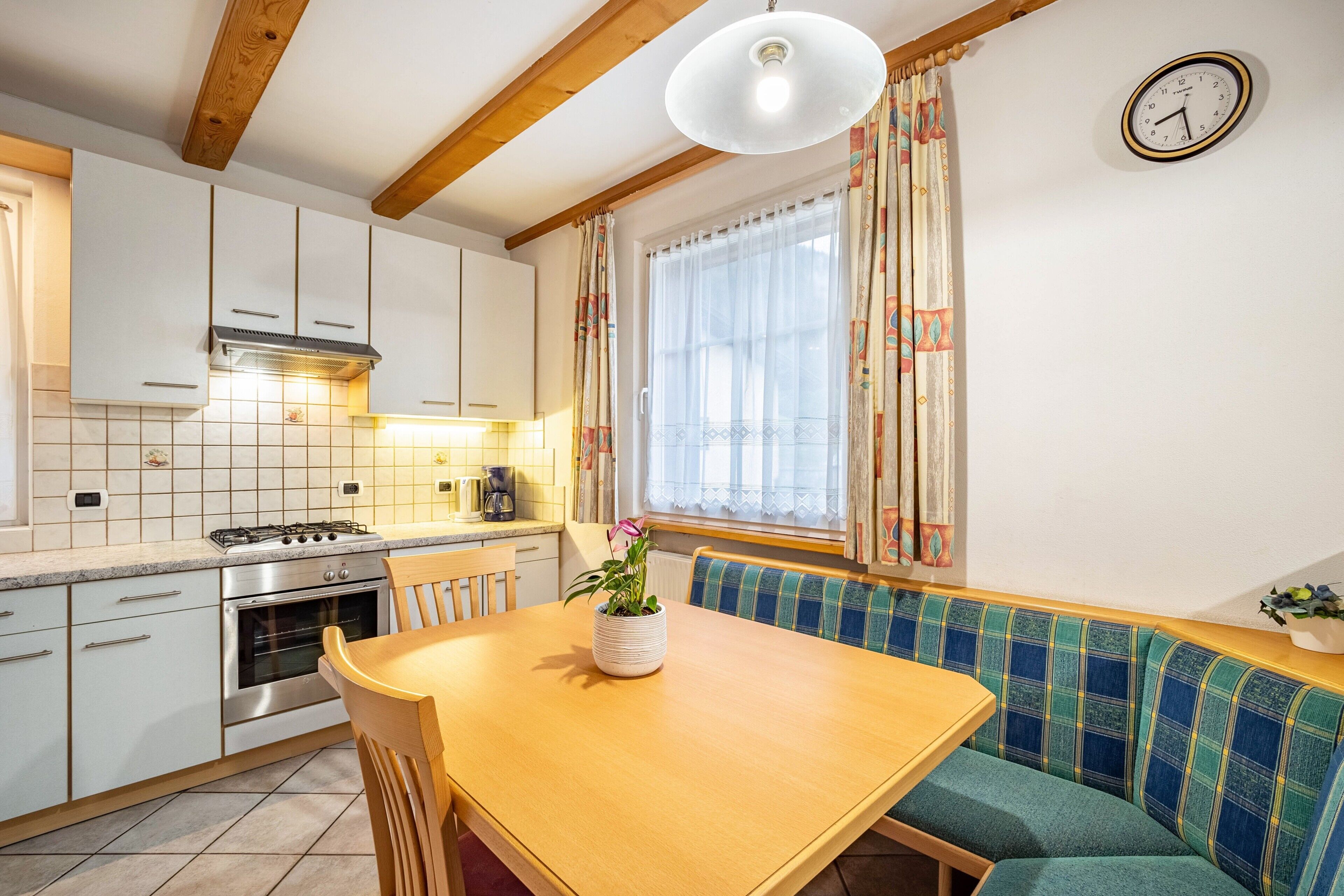 Kühlschrank, Ofen, Herdplatte, Geschirrspüler