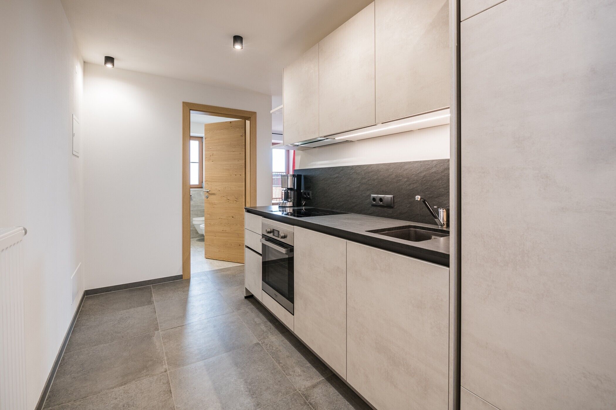 Kühlschrank, Ofen, Herdplatte, Geschirrspüler