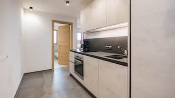 Kühlschrank, Ofen, Herdplatte, Geschirrspüler