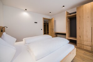 2 bedrooms, free WiFi, bed sheets, wheelchair access