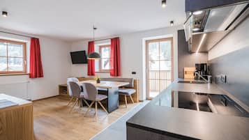 Refrigerador, horno, parrilla de estufa y lavavajillas