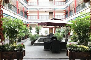 Garden - Qincaige Hostel (Chongqing)