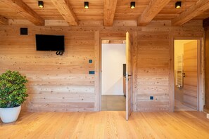 Interior - Holiday Apartment Egger an der Lahn - Nonna with Mountain View, Terrace and Wi-Fi (San Genesio)