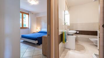 1 soverom, strykejern/-brett, wi-fi (inkludert) og sengetøy