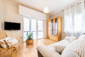 1 غرف�ة نوم ومكواة/لوح كي وواي فاي مجانًا وملاءات أسرّة