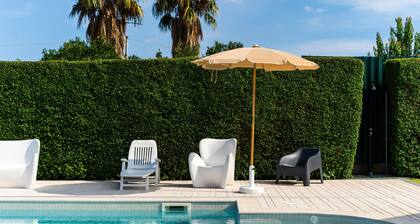 Maison de vacances "Maison tropicale" avec vue sur la mer, piscine privée et Wi-Fi.