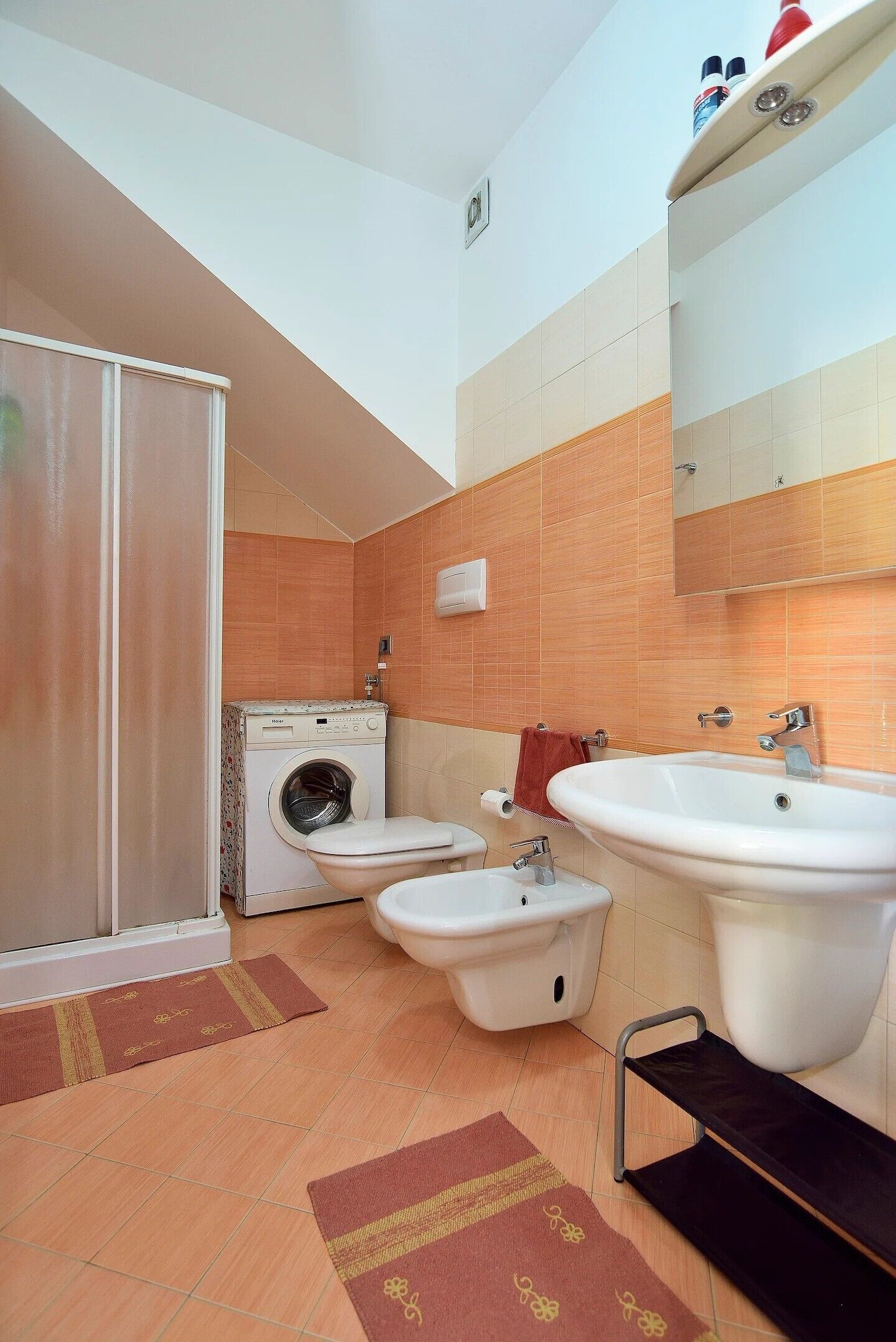 Doccia, asciugacapelli, asciugamani