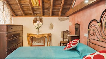 3 slaapkamers, een strijkplank/strijkijzer, gratis wifi, beddengoed