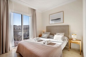 3 chambres, fer et planche à repasser, Wi-Fi gratuit, draps fournis