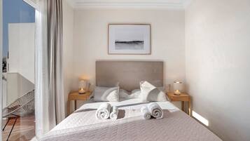 3 slaapkamers, een strijkplank/strijkijzer, gratis wifi, beddengoed