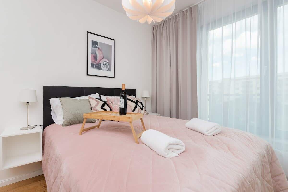 1 bedroom, desk, iron/ironing board, WiFi