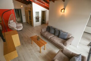 Royal Room | Living area | Heated floors