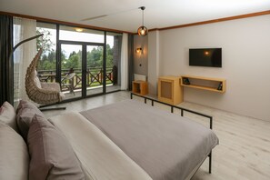 Standard Room, 2 Double Beds, Mountain View | Individually decorated, desk, laptop workspace, bed sheets - Ispendam Tess Otel (Maçka)