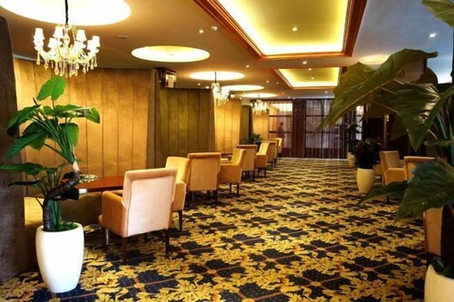 Baiyun Hotel (West Building)
