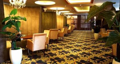 Baiyun Hotel (West Building)
