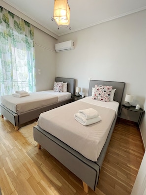 2 chambres, bureau, fer et planche à repasser, Wi-Fi gratuit