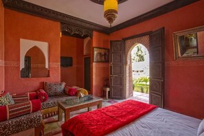 10 bedrooms - traditional villa in a quiet area (Sidi Abdellah Ghiat)