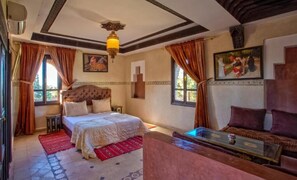 10 bedrooms - traditional villa in a quiet area (Sidi Abdellah Ghiat)