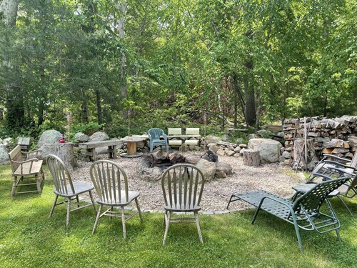 Wakefield one bedroom apartment- 5 minutes to the beach!