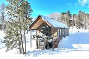 Exterior - Wernski Lodge – Stunning Views, Hot Tub & Spacious Retreat (Lead)