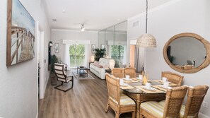 منزل - عدة أسرّة - بمغطس ساخن | 3 عدّة غرف نوم وسرير سفر وملاءات أسرّة