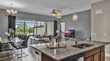 Townhome, Multiple Beds, Pool Access, Garden View (Captivating Captiva) | Interior