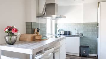 Kühlschrank, Herdplatte, Geschirrspüler