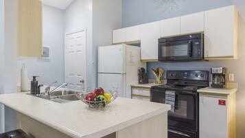 Condo, Multiple Beds, Balcony, Garden View (Holiday Ridge Retreat 11) | Private kitchen | Coffee/tea maker