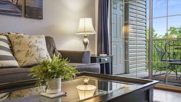 Condo, Multiple Beds, Balcony, Garden View (Holiday Ridge Retreat 11) | Living room | 42-inch flat-screen TV with digital channels