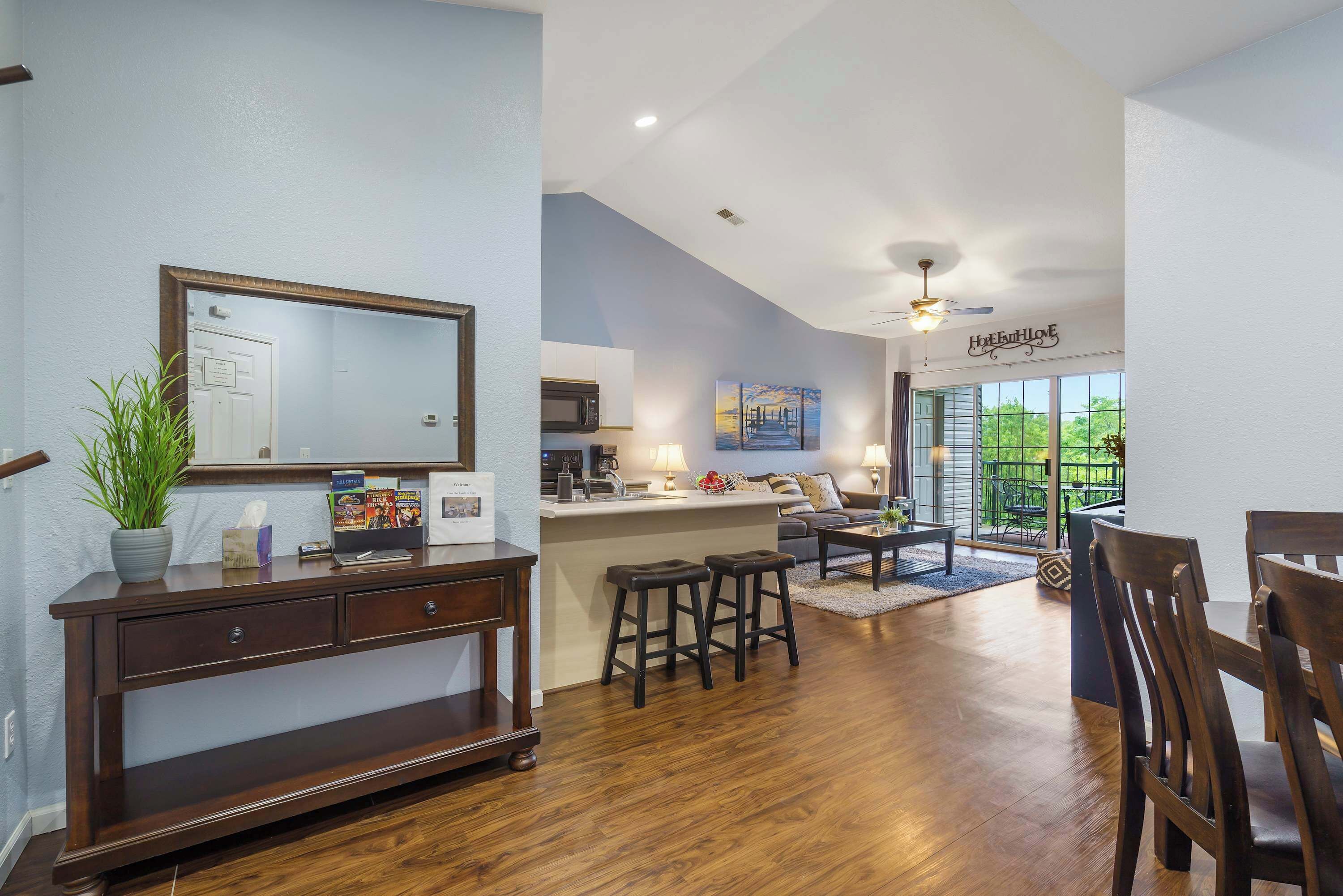 公寓客房, 多張床, 陽台, 花園景觀 (Holiday Ridge Retreat Duo) | 住宿內部