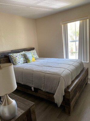 4 soverom, strykejern/-brett, wi-fi (inkludert) og sengetøy