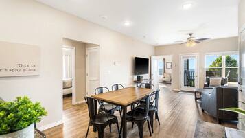 Kondominium, Beberapa Tempat Tidur, balkon, pemandangan gunung (Our Happy Place in Branson) | Interior