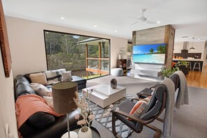 TV, fireplace - Rivers Edge - Experience a truly unique and serene holiday (Toorloo Arm)