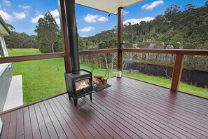 Terrace/patio - Rivers Edge - Experience a truly unique and serene holiday (Toorloo Arm)