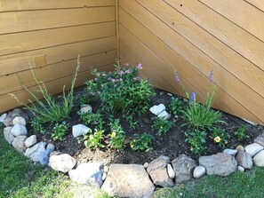Property grounds - Restful Wildflower (Mammoth Lakes)