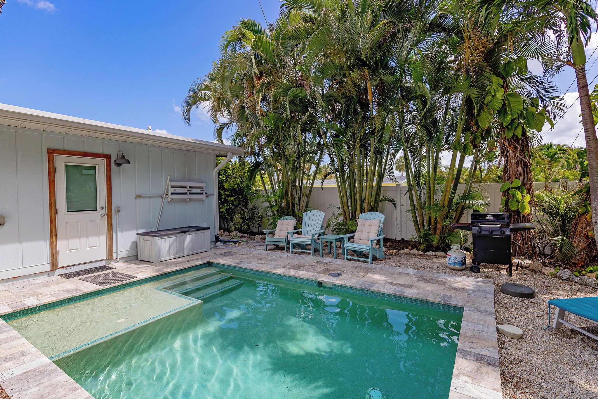 Een verwarmd zwembad