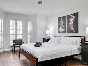 5 عدّة غرف نوم ومكتب ومكواة/لوح كي وواي فاي