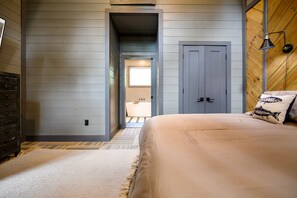 6 bedrooms, free WiFi, bed sheets, wheelchair access