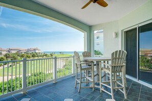 Outdoor dining - Ocean Breezes – 4th Floor Condo 242 with Ocean & Golf Views at Cinnamon Beach (Palm Coast)