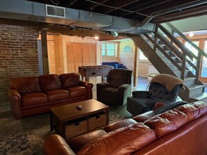 Smart TV, foosball, table tennis, books - Sunfish Cove is the perfect year round getaway. (Monmouth)