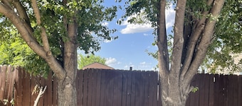 Ft. Sill-5 miles/Pet Welcome/11-Guests/4-BDR/5-QBED/2-FBA!