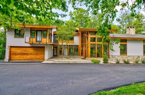 Exterior - Luxurious Modern Home Steps to Gondola & Village (Stratton)