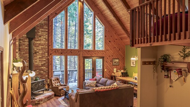 Smart TV, video games, DVD player, foosball - Evergreen Dorrington • Both Cabins • Game Room • Hot Tub • Pool Access (Dorrington)